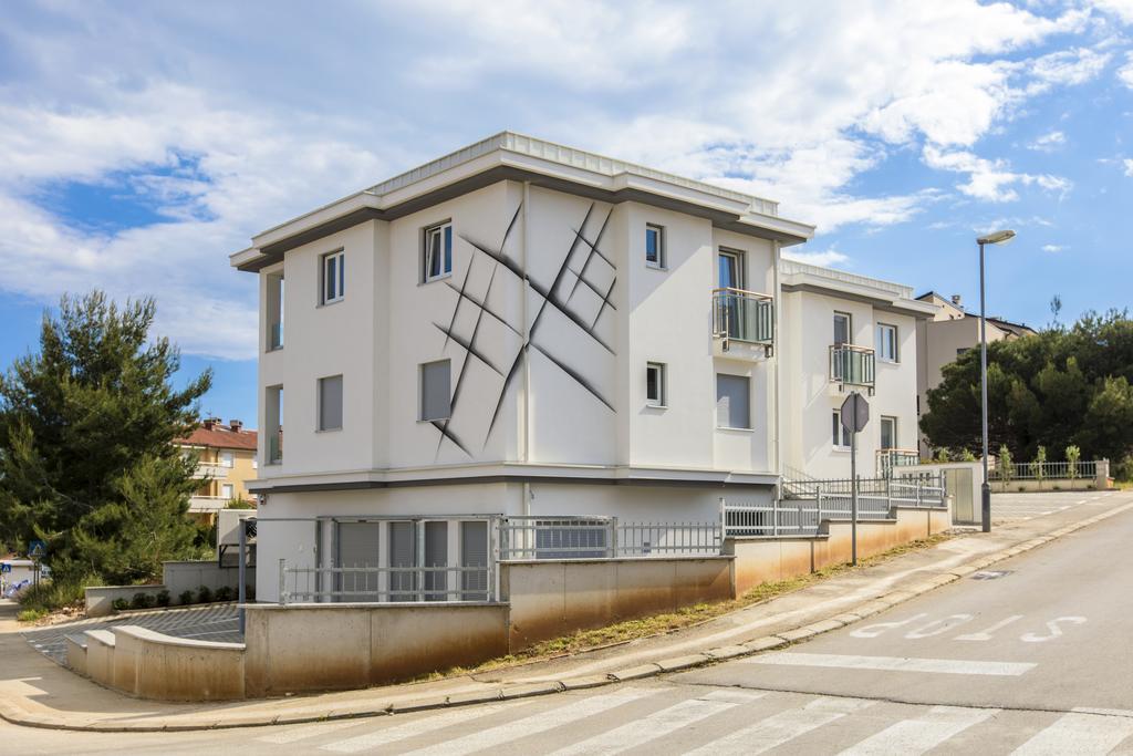 Apartments Lapis Premantura Luaran gambar