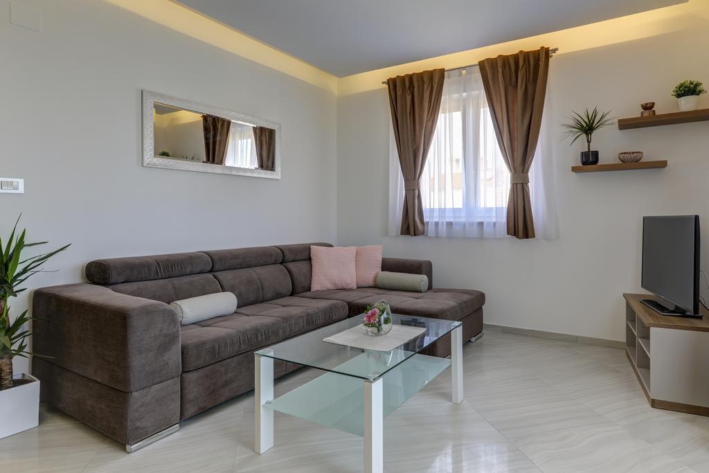 Apartments Lapis Premantura Luaran gambar